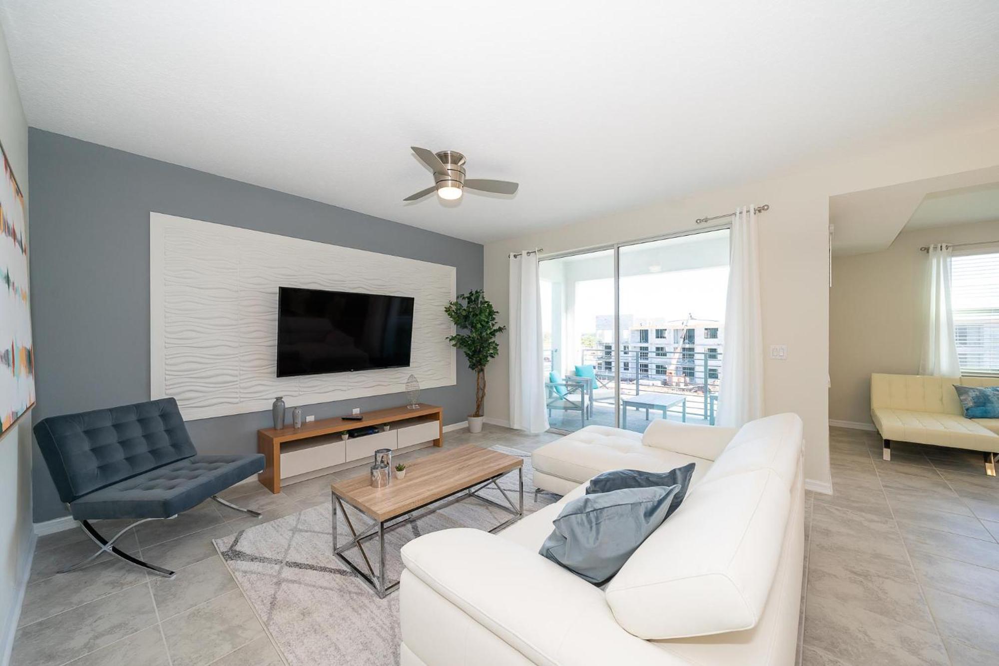 3120-303og Storey Lake, 2/2 Garden View